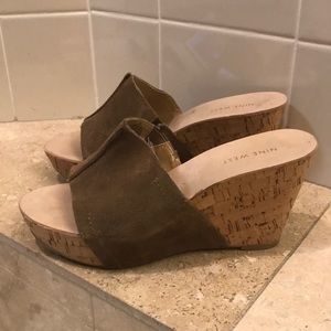 Sexy suede wedges!